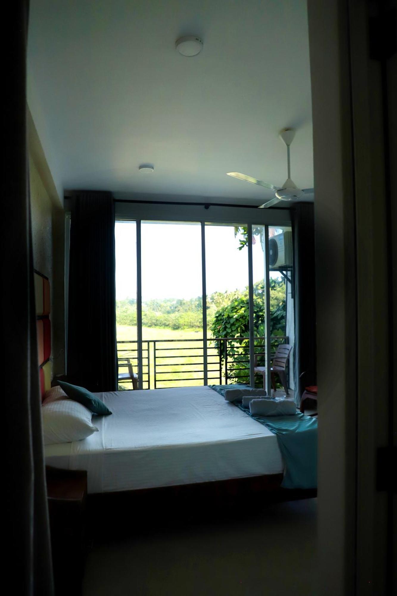 Edge Hotel 3*